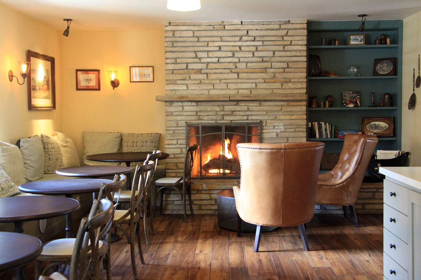 The lounge at the Coachman's Inn