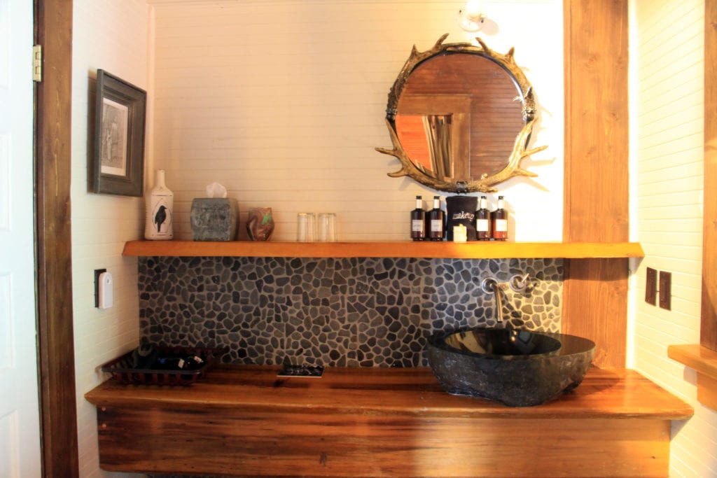 Shasta Wintu Suite Bath