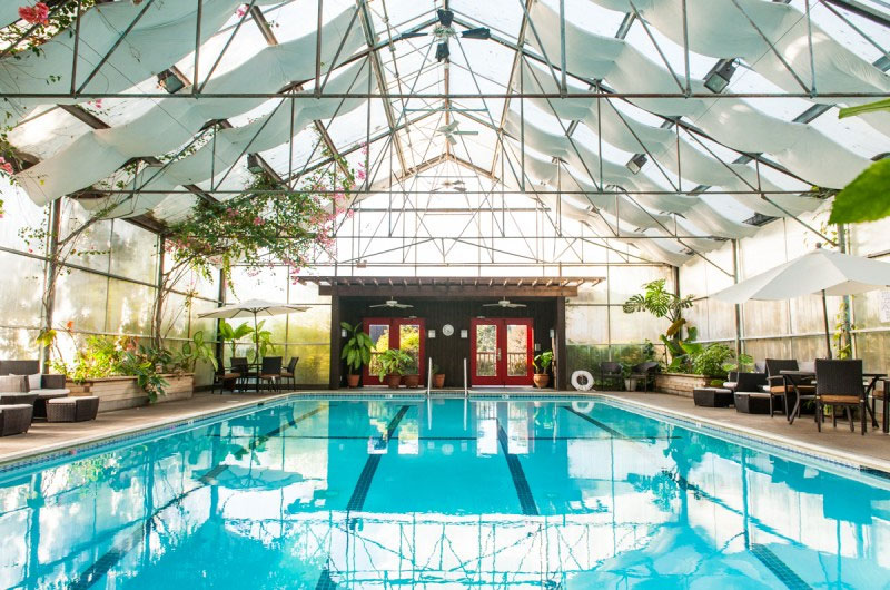 Stanford Inn by the Sea pool