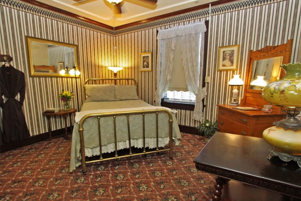 1859 Historic National Hotel