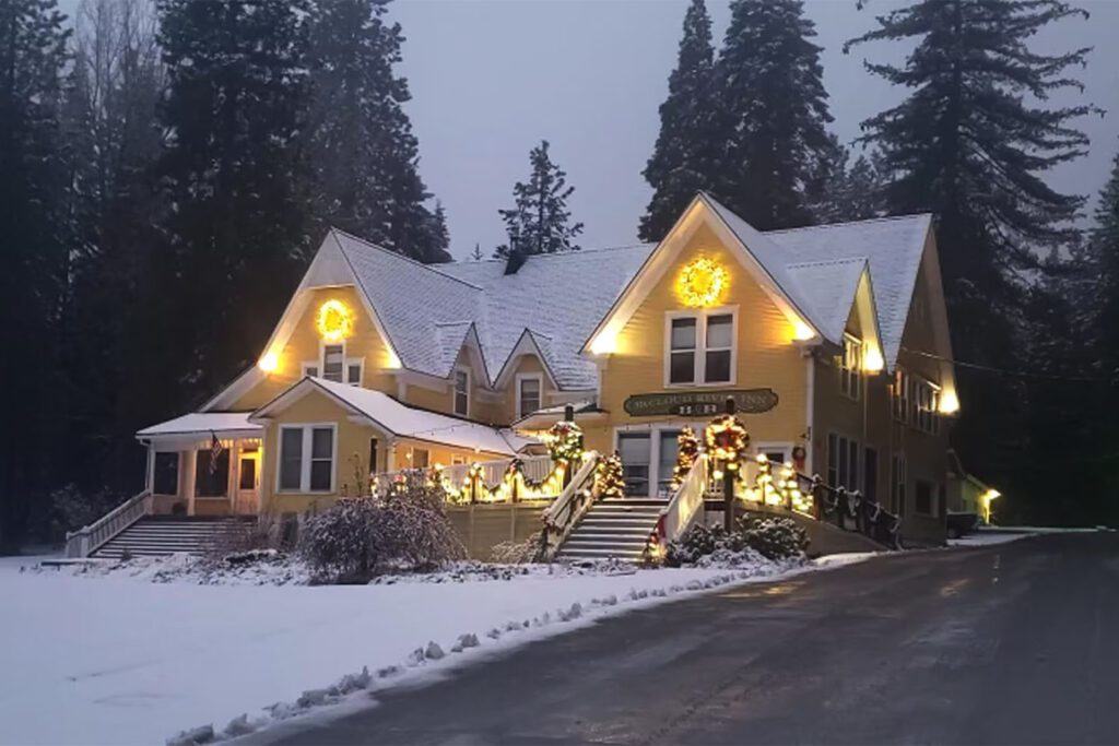 Exterior of the McCloud River Bed & Breakfast in winter