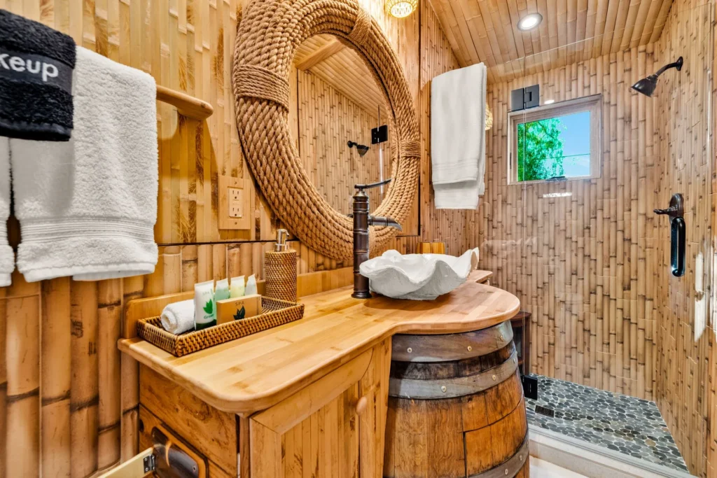Bathroom of the Castaway Suite at the Victorian Mansion