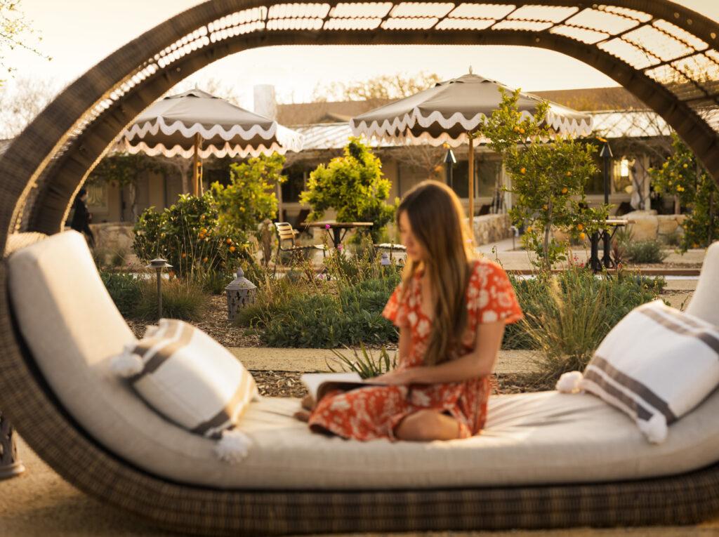 Lounge in the courtyard at Hotel Ynez