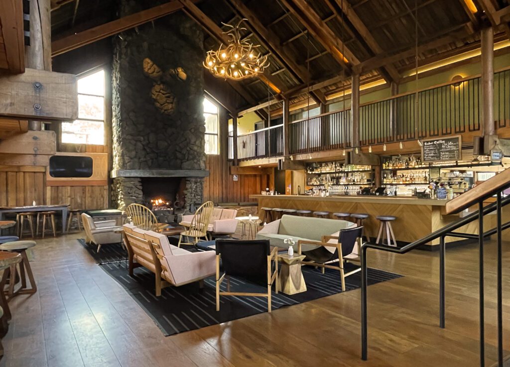 Great room and bar at Timber Cove Resort