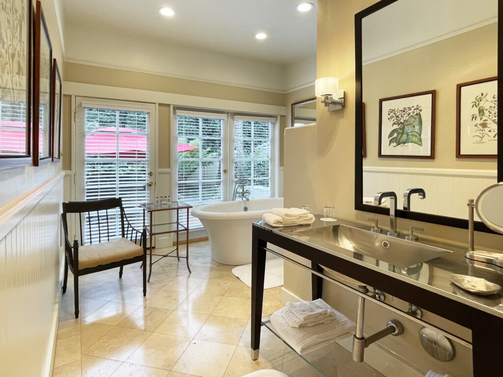 Sycamore Suite bath at the Upham Hotel