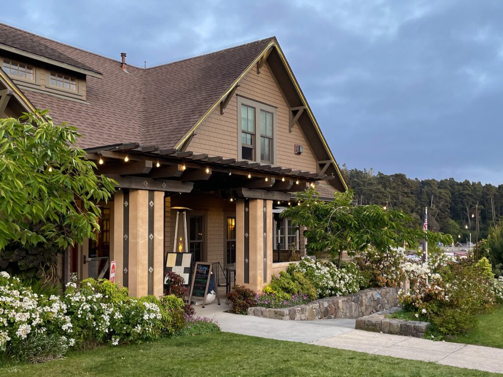 Entrance to the Noyo Harbor Inn