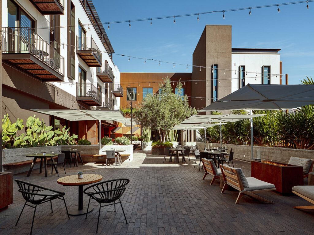 Hotel San Luis Obispo Courtyard