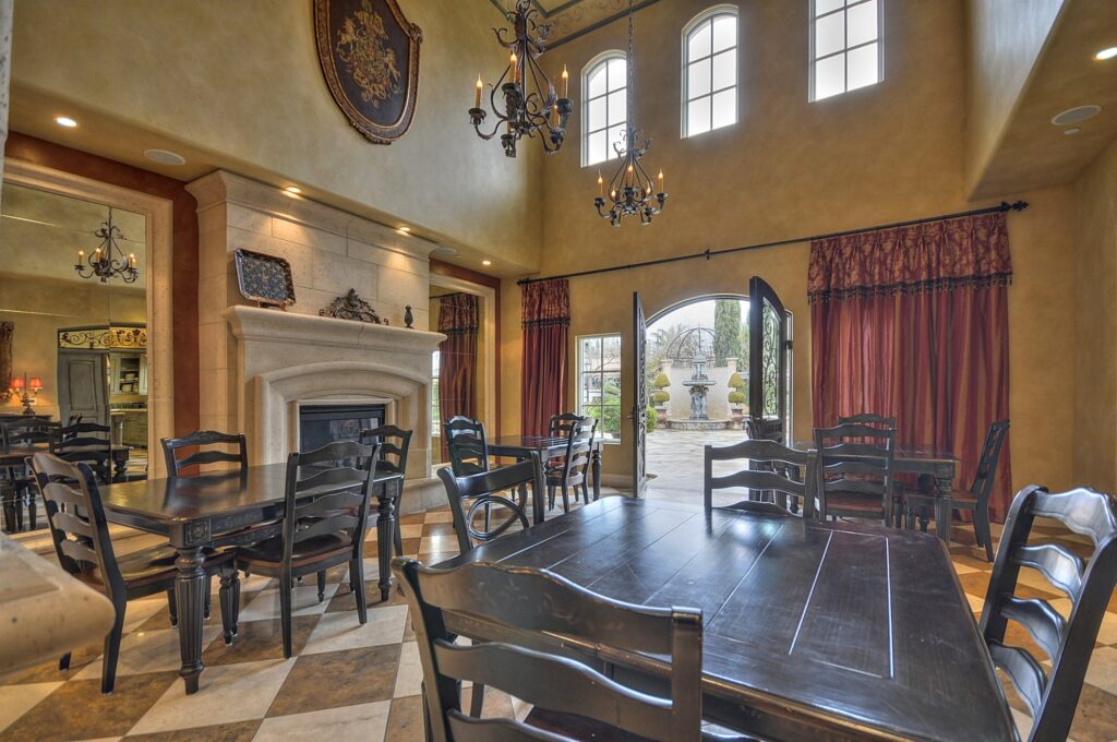 The dining room at Villa Arden Hills