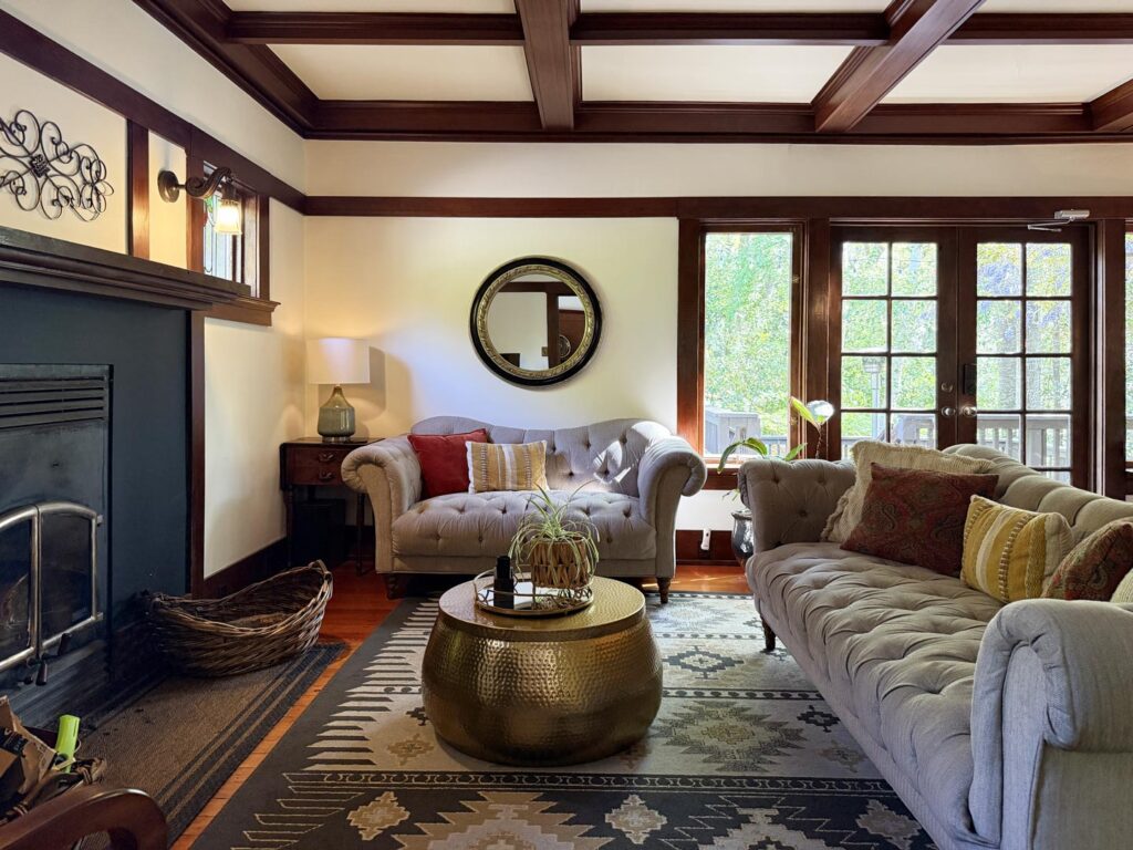 The living room of Sand Rock Farm