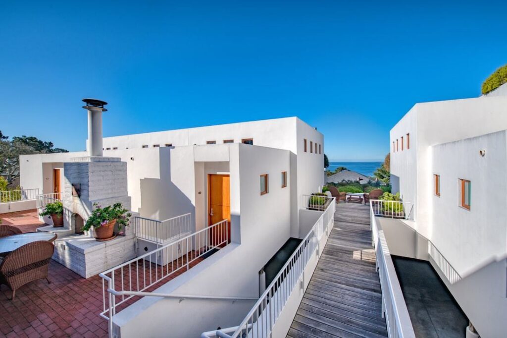 Courtyard and ocean views at the Tally Ho Inn