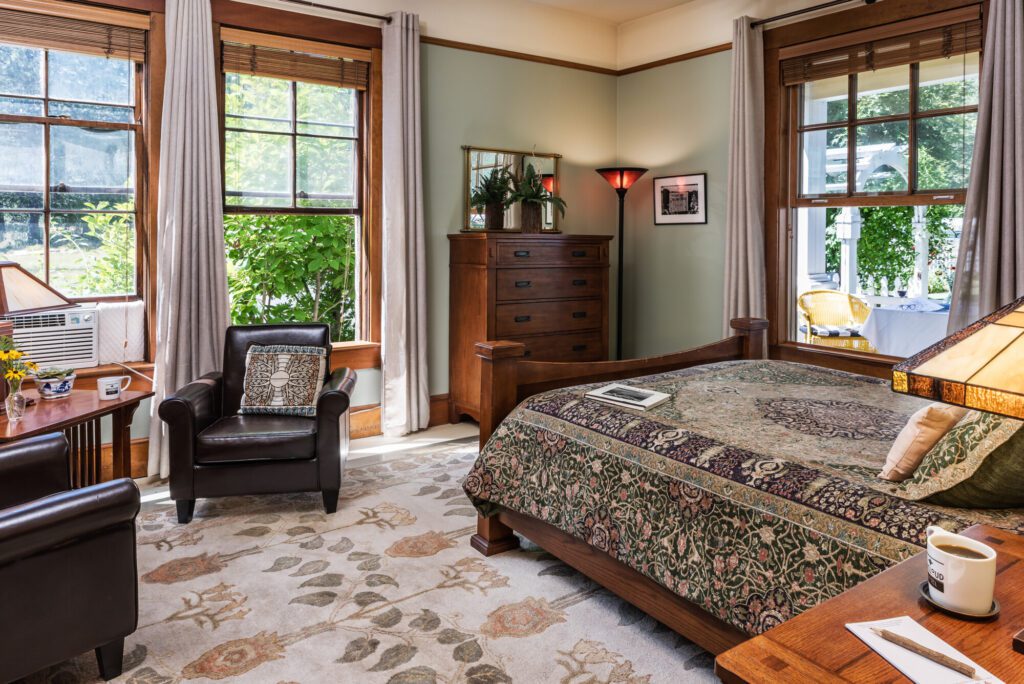 Arts and Crafts style hotel guest room
